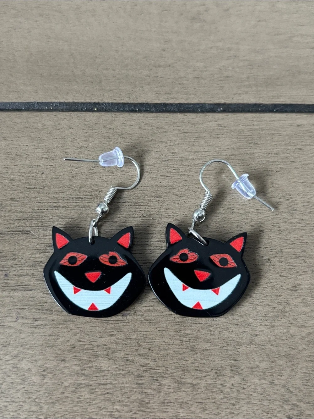 791. Black Cat Face Dangle Earrings Halloween NEW